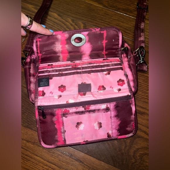 Lug “Switch” Convertible Crossbody Shibori Wine Bag Excellent Conditon - Picture 4 of 7